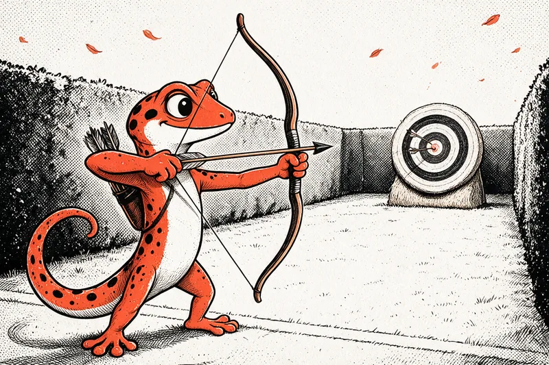 Illustration au style linogravure orange et noir : un gecko archer bande son arc recourbé, carquois dans le dos, face à un blason posé sur une butte de paille au fond d'un jardin d'arc, deux flèches déjà plantées dans la cible